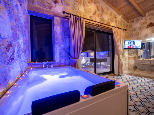  gece  -  Kasım
  | Kalkan Akbel'de Muhafazakar Aile İçin Özel Havuzlu Jakuzili Villa